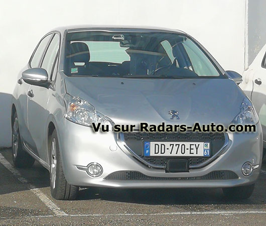 radar mobile DD-770-EY Peugeot 208 berline