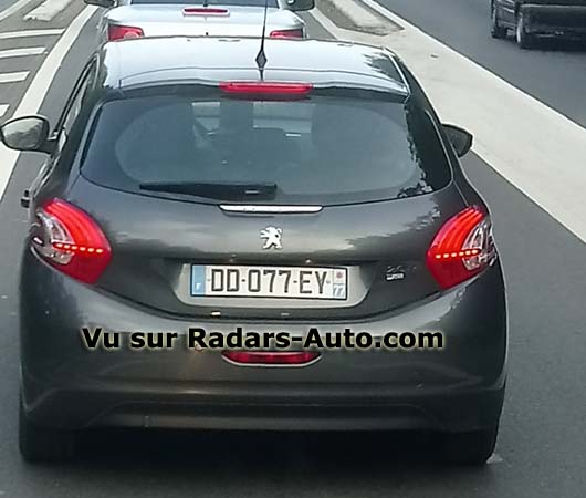 radar mobile DD-077-EY Peugeot 208 berline