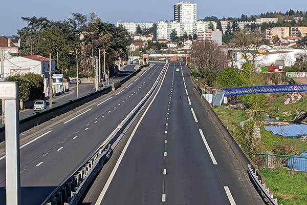 autoroute vide lors du premier confinement