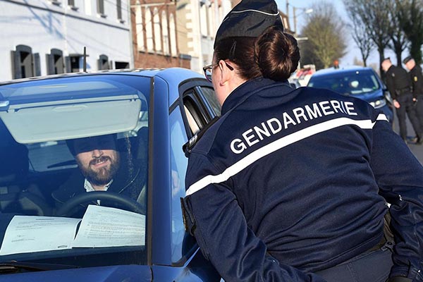 Les membres des forces de l'ordre de plus en plus contamins par le coronavirus