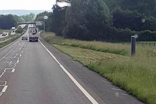 herbe fauche devant le radar