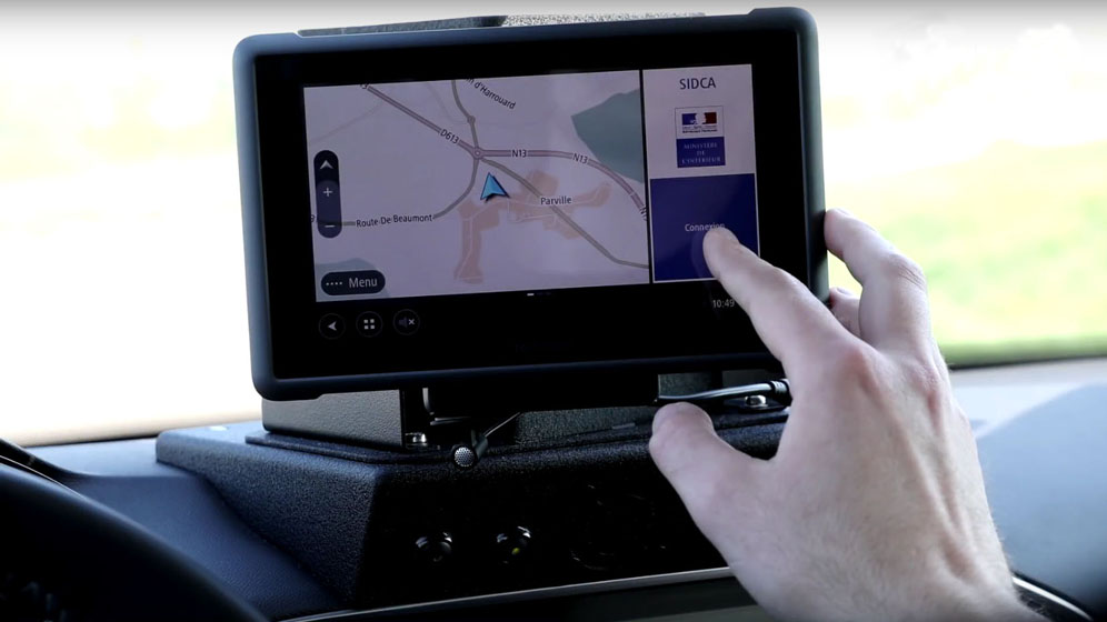 navigateur GPS interaction conducteur radar