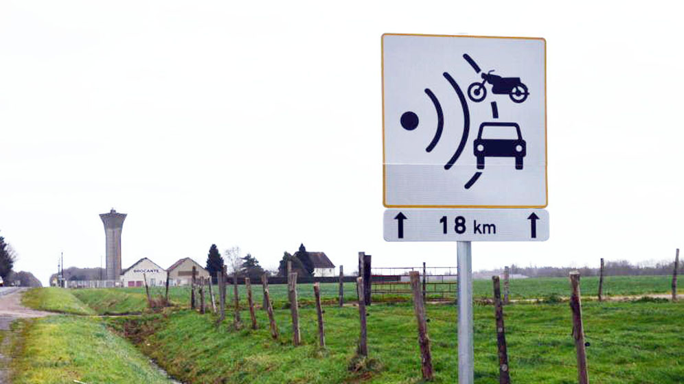 22 000 nouveaux panneaux radars installs sur les routes