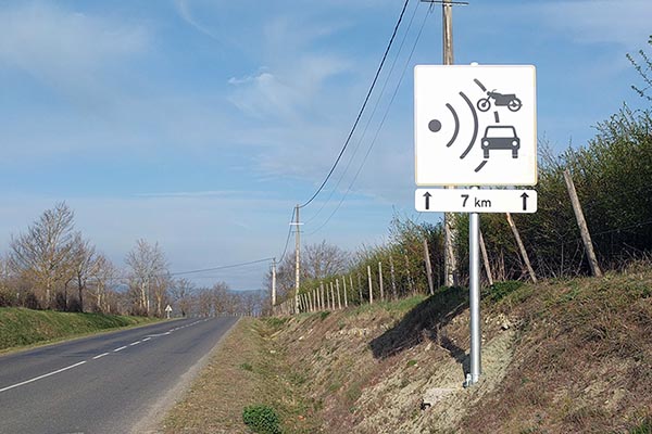 un radar fixe est install dans son jardin