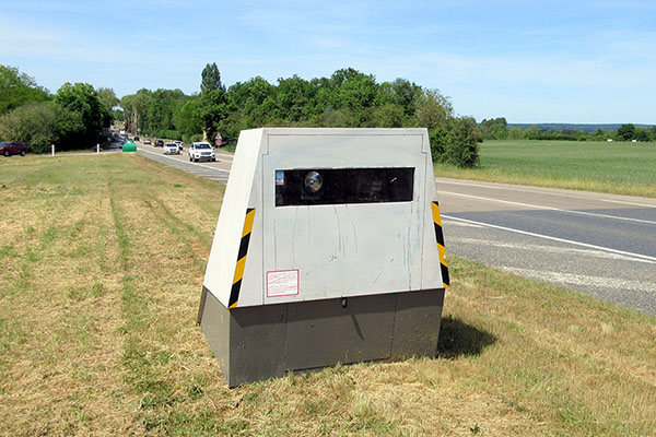 Deux radars autonomes  800 mtres l'un de l'autre, record  battre