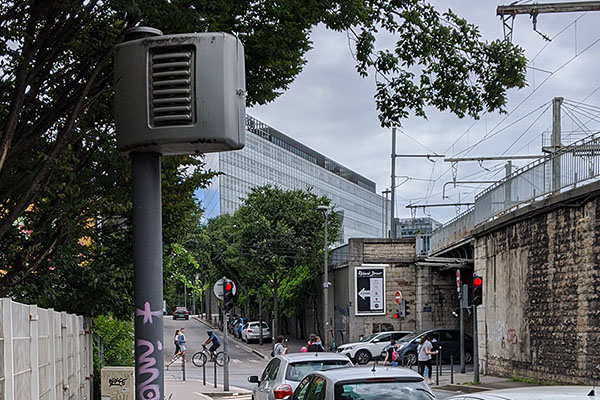 Le nombre de franchissement de feu rouge divis par 2 en 10 ans