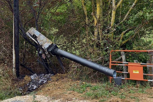 radar tourelle abattu et incendi