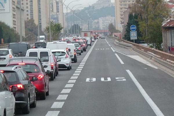 voie rserve aux bus  Marseille