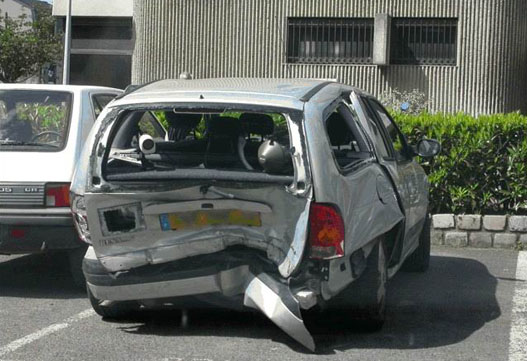 Voiture radar dtruite dans un accident