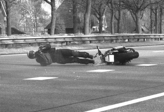 Pris au radar pendant sa chute de moto