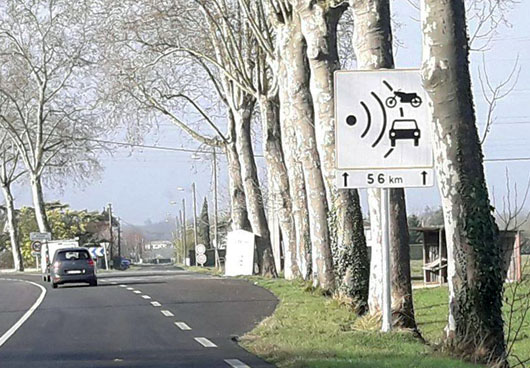Panneau radar zone leurre entre Montauban et Mauvezin 