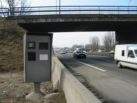 Photo 1 du radar automatique de Saint-Martin-d'Hres